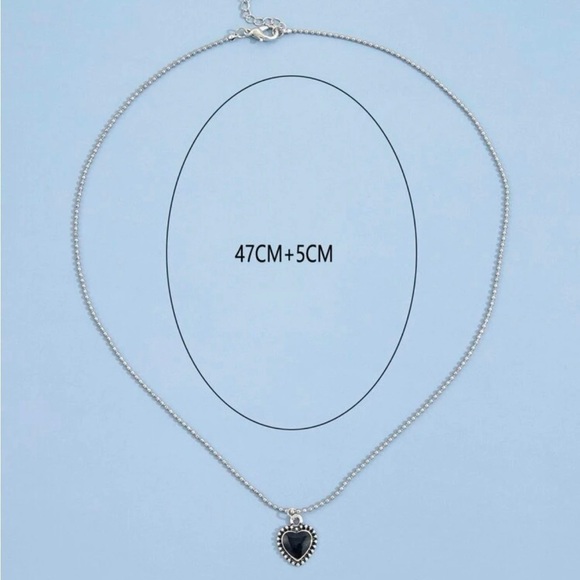 On hold// Black Heart Silver Chain Necklace - Picture 4 of 4